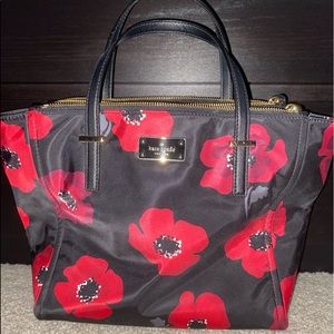 Black and Red Flower Kate Spade Purse ♠️